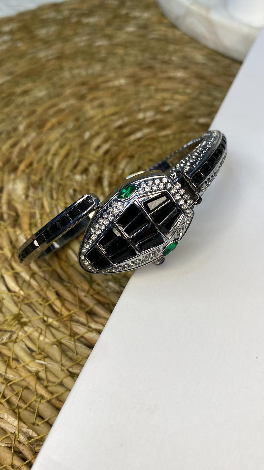 Bvlgari Model Yılan Taşlı Kadın Saat_2