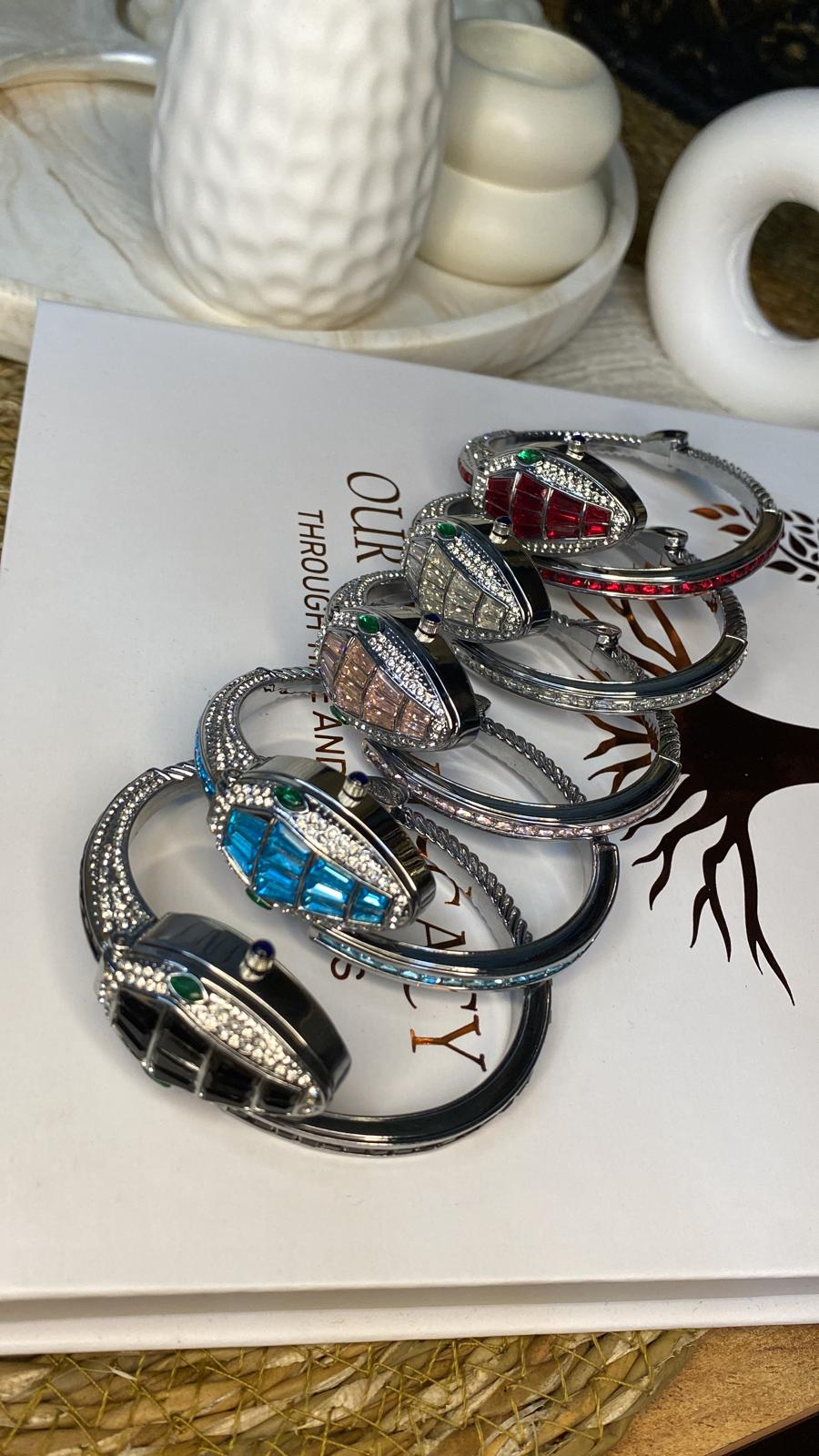Bvlgari Model Yılan Taşlı Kadın Saat_3